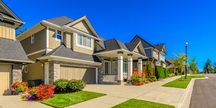4 Homeowner Association Management Tips for a Successful Year